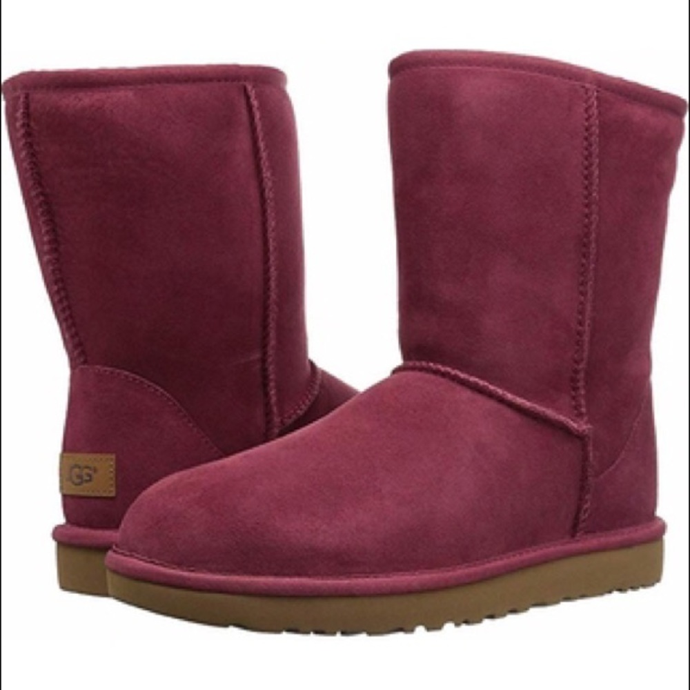 UGG Classic Short II in Garnet